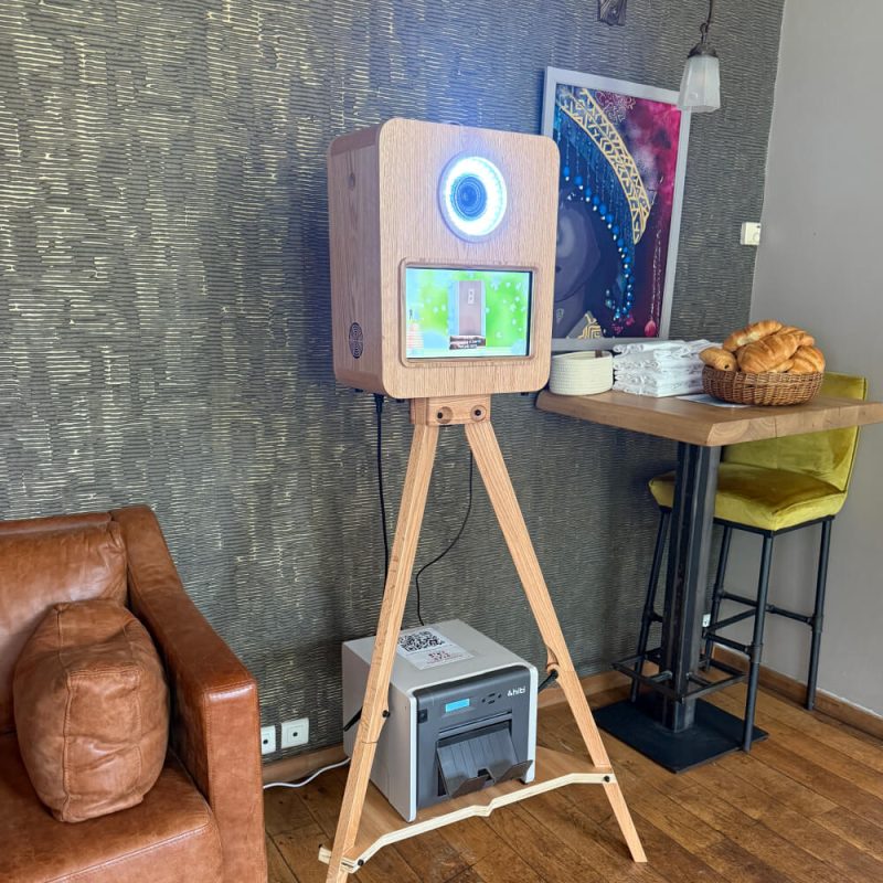 Wood Booth – Image 3