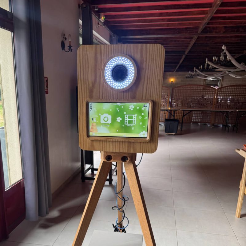Wood Booth – Image 2